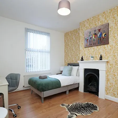 3 Bedroom Stylish Free Parking Contractor Leisure *