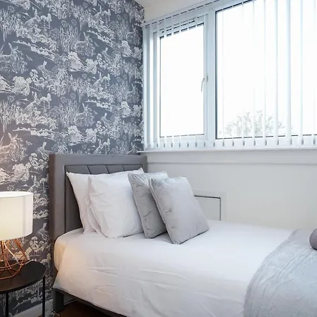 3 Bedroom Stylish Free Parking Contractor Leisure شقة *