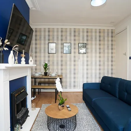 3 Bedroom Stylish Free Parking Contractor Leisure شقة *