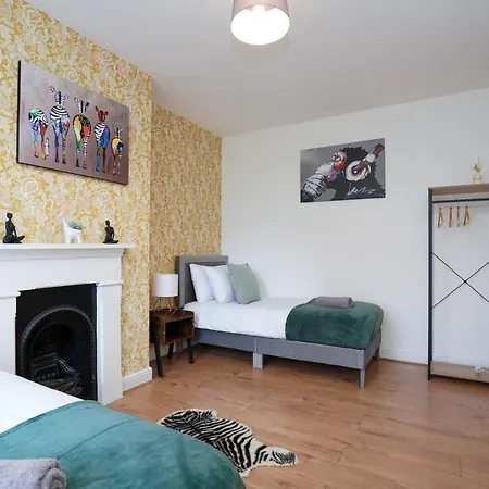 3 Bedroom Stylish Free Parking Contractor Leisure شقة ليدز
